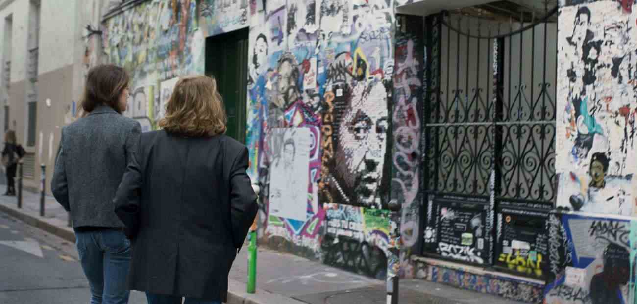 Gemeinsam gingen Mutter und Tochter in die Rue de Verneuil, zu Serge Gainsbourgs Haus, wo Jane seit dreißig Jahren nicht mehr zurückgekehrt war und sich nichts geändert hatte.