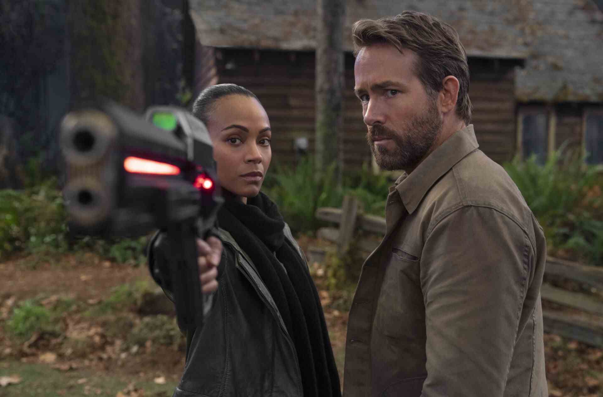 The Adam Project First Look Bilder Ryan Reynolds Zeitreise Zoe Saldana