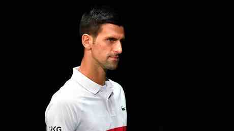 Djokovic trotzt Impfungen als Tennis Ass sein Comeback neckt VIDEO —