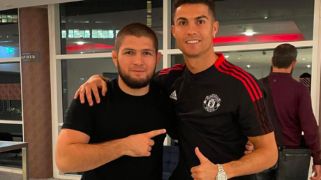 Khabib schwoert mit Ronaldo zu „reden um sicherzustellen dass Old