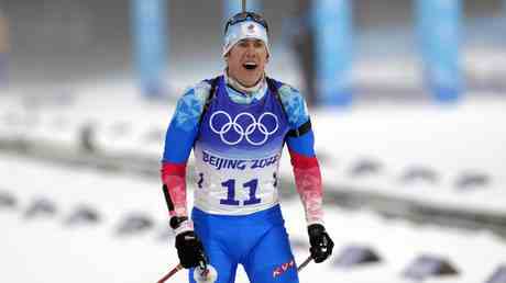 Russischer Biathlet holt erste Medaille in der Verfolgung der Maenner