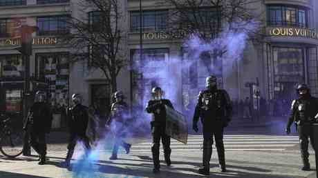 UHR wie die Polizei gegen Demonstranten des „Freedom Convoy vorgeht