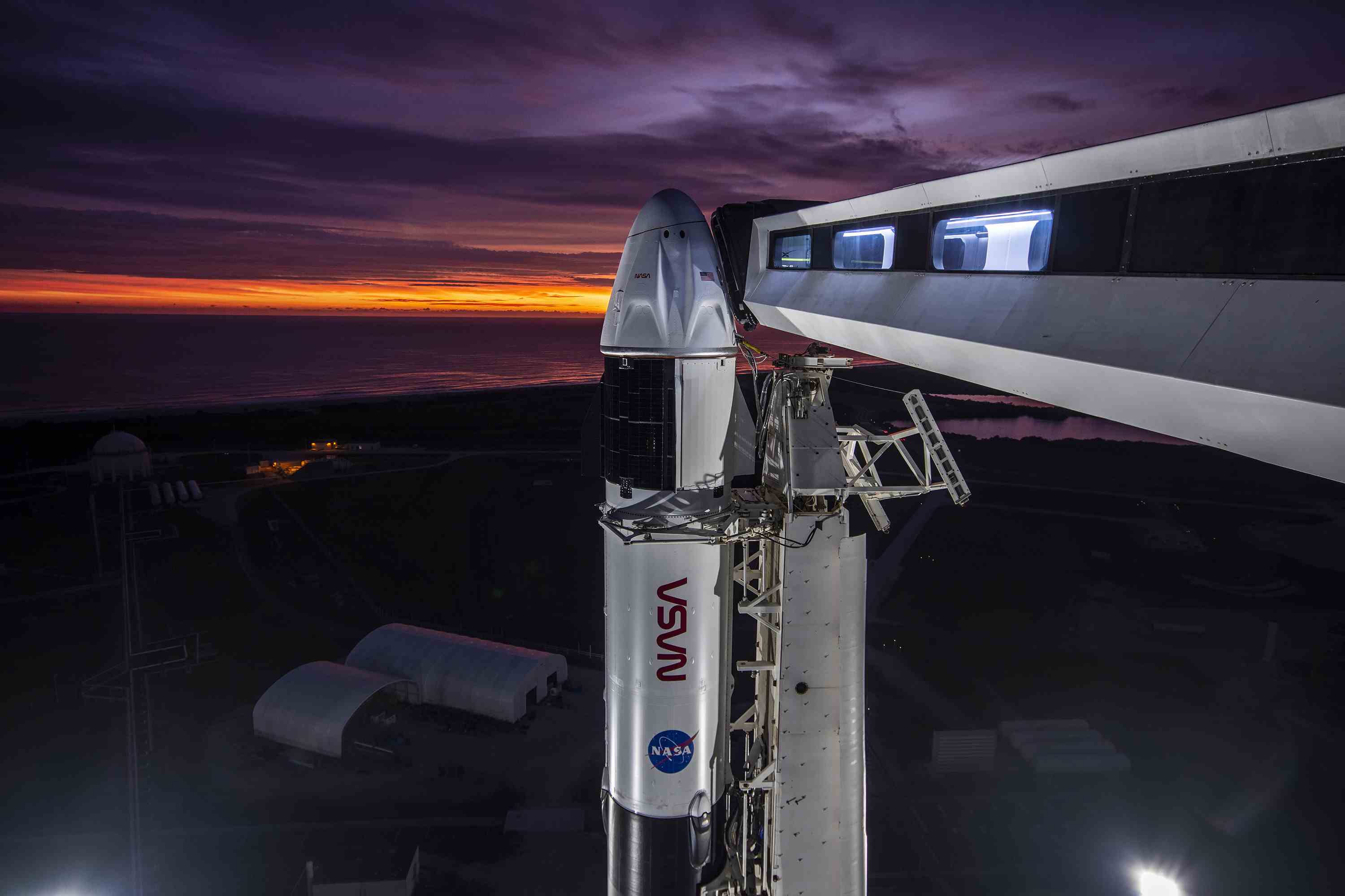 Spacex-Crew-Drache auf der Startrampe