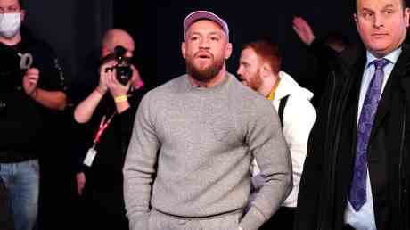 Conor McGregor wurde nach einem Vorfall mit einem 180000 Dollar Bentley erneut