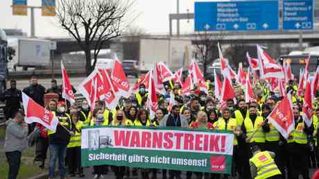 Flugverkehr in Deutschland unterbrochen — World