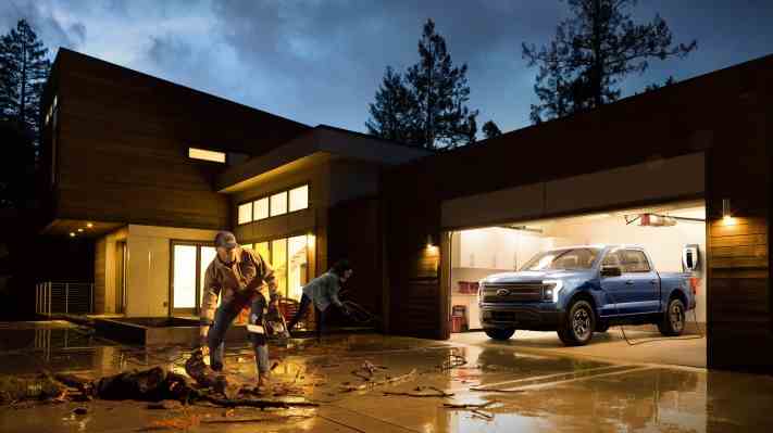 PGE Ford untersuchen elektrischen Pickup Truck als Backup Generator fuer zu Hause