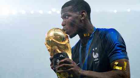 Pogba enthuellt die gestohlene WM Medaille Russlands — Sport