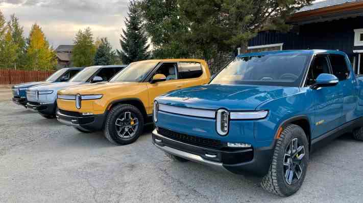 Rivian erhoeht den Preis fuer den R1T Elektrolastwagen und den R1S SUV