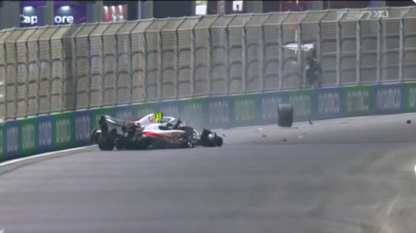 Schumacher nach schrecklichem Zusammenstoss in Saudi Arabien „bei Bewusstsein VIDEO —