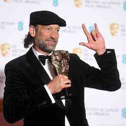 Troy Kotsur ist der erste gehoerlose BAFTA Gewinner in der Hauptkategorie