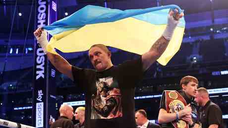 Usyk verlaesst die Ukraine um sich auf den Rueckkampf gegen