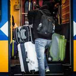 Volle internationale Zuege wegen Streik auf Schiphol