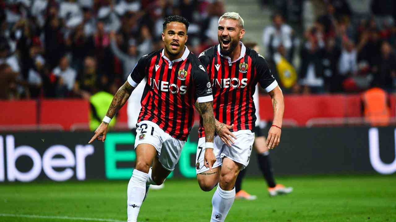 Justin Kluivert jubelt nach seinem Tor für OGC Nice.