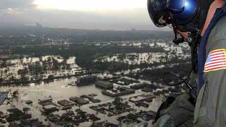 Deiche wurden 17 Jahre nach der Zerstoerung von New Orleans