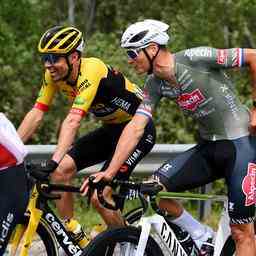 Dumoulin scherzte mit Van der Poel ueber rosa Trikot „Heute