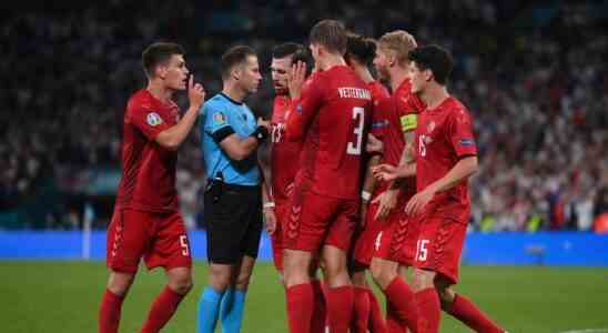 Erstmals Schiedsrichterinnen bei der WM Makkelie auch nach Katar