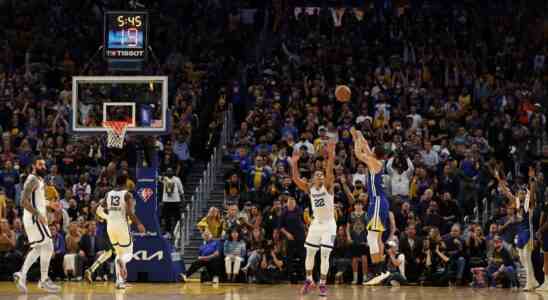 Golden State Warriors auf Kosten von Grizzlies zum Finale der