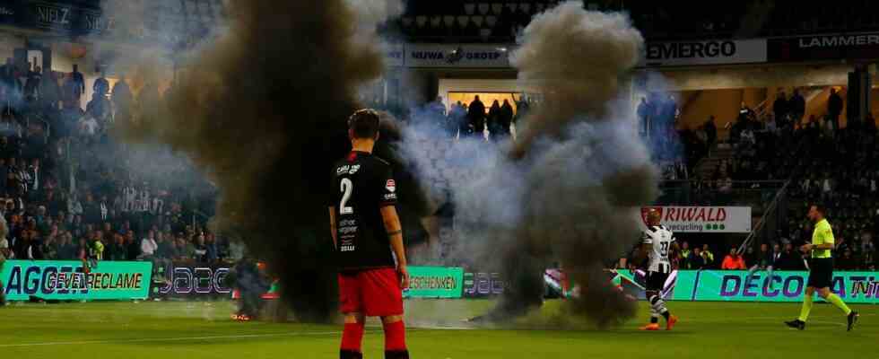 Heracles steigt nach siebzehn Jahren durch den Verlust von Excelsior