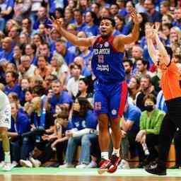 Heroes holt den Basketball Nationaltitel nach sieben Jahren zurueck nach Den