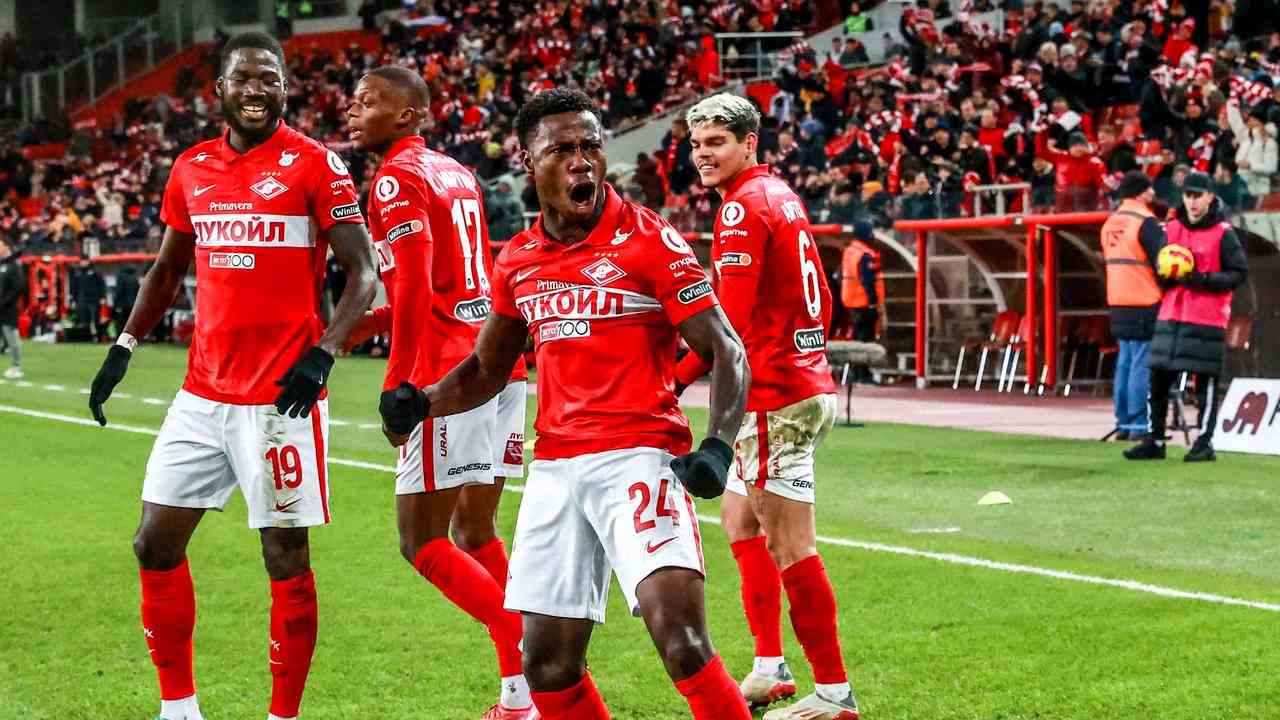 Quincy Promes feiert sein Tor für Spartak Moskau.