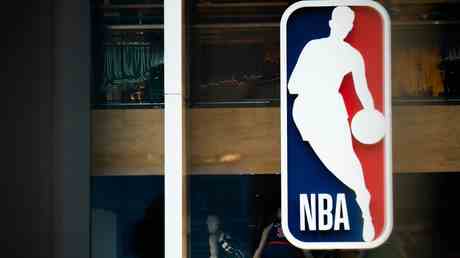 NBA kuendigt Spiele in Abu Dhabi unter Kritik an —