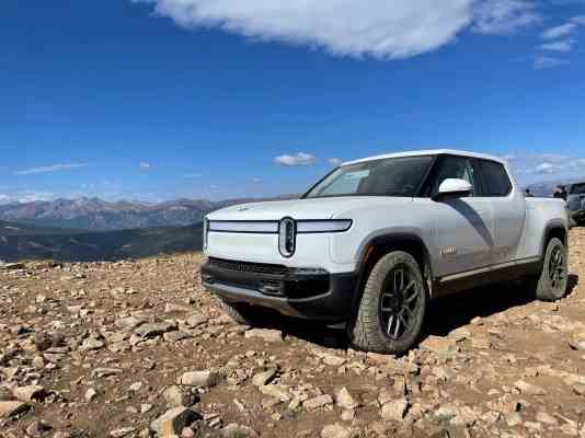 Rivian stellt inmitten anderer Fuehrungs und Organisationsverschiebungen einen neuen COO