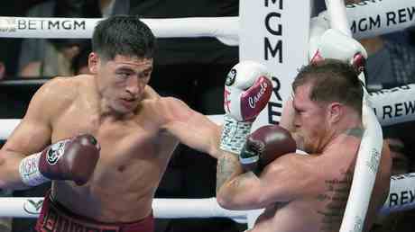 Russlands Bivol betaeubt Canelo in Las Vegas VIDEO — Sport