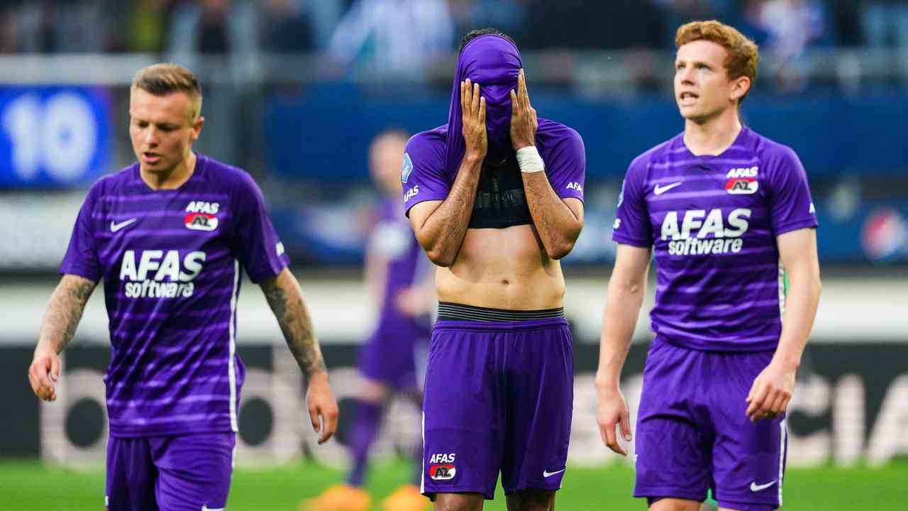 Unglauben unter den AZ-Spielern, nachdem sie in Heerenveen die Führung abgegeben hatten.