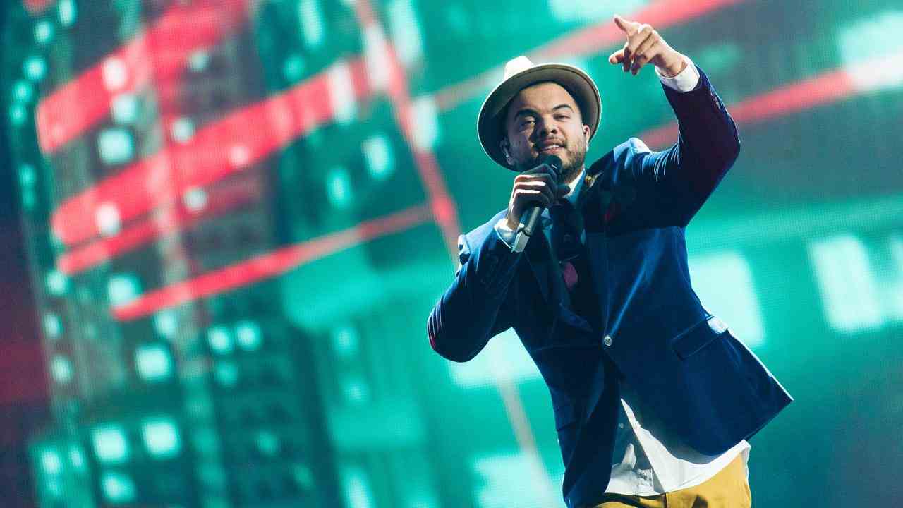 Guy Sebastian war der erste, der für Australien am Eurovision Song Contest teilnahm.  Das tat er mit Tonight Again.