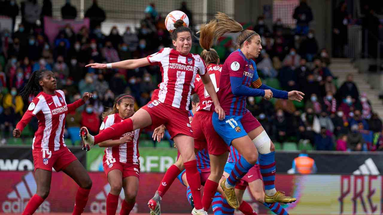 Merel van Dongen hat die Stärke des FC Barcelona in dieser Saison hautnah erlebt.  Im Kampf um den Supercup verlor man mit 0:7.