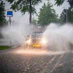 Wettervorhersage Code gelb wegen heftiger Gewitter und viel Regen