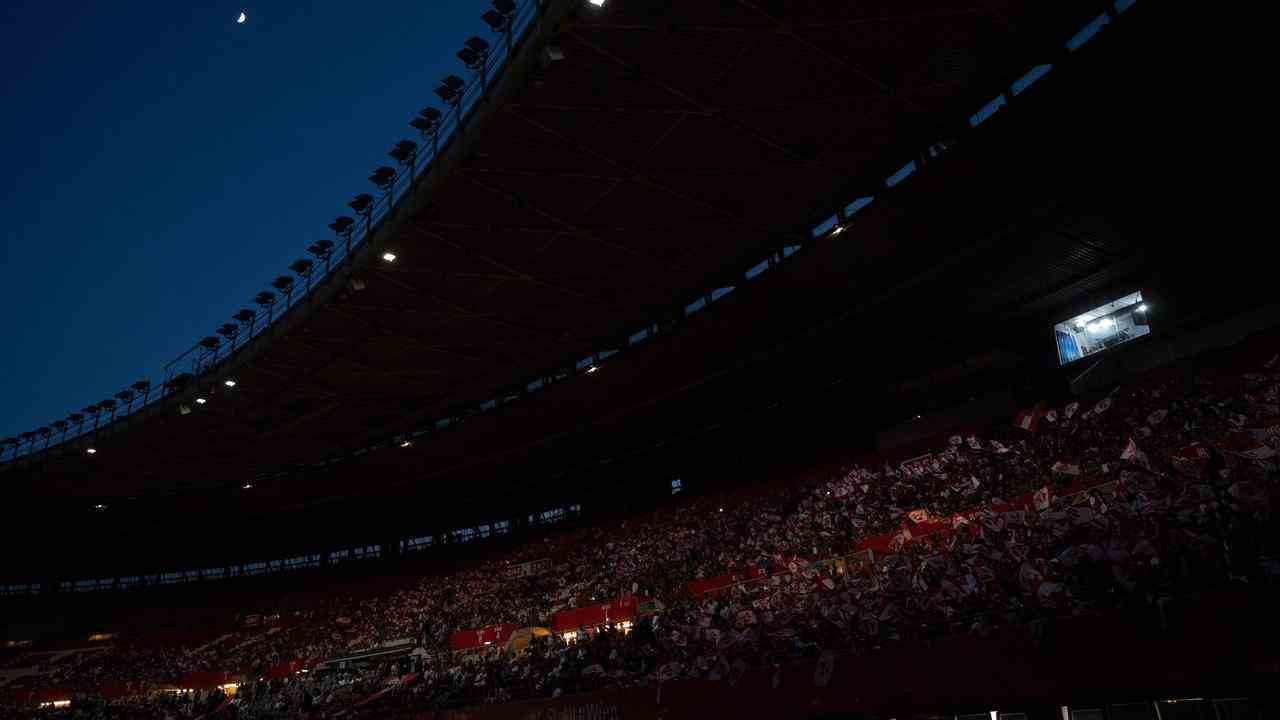 Der Stromausfall betraf nicht nur das Stadion, sondern auch rund 1.500 Haushalte in der Umgebung.