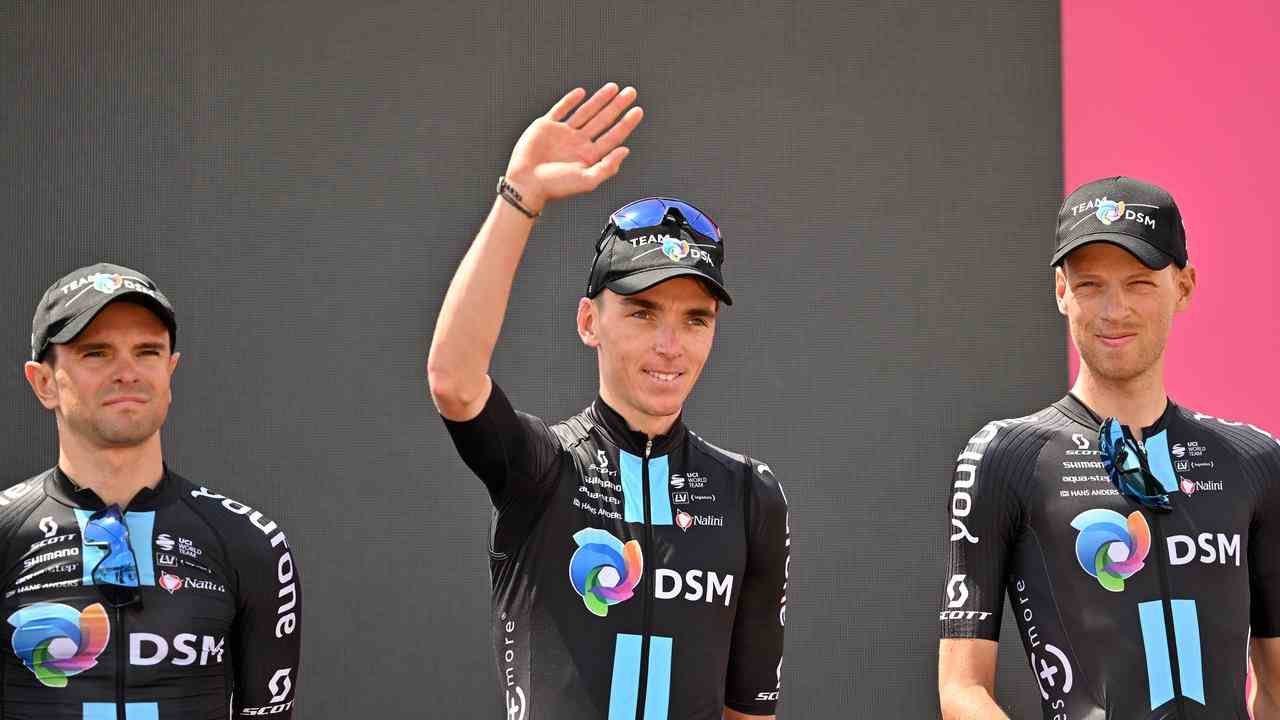 Romain Bardet (Mitte) stand bei der Tour de France zweimal auf dem Podium.