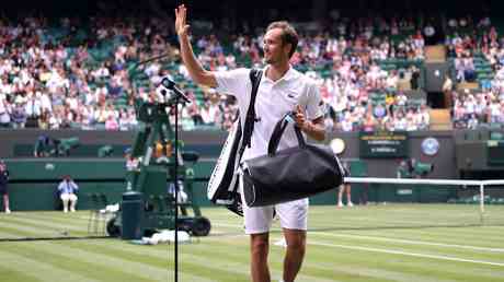 Banned Medvedev nennt Wimbledon Favoriten — Sport