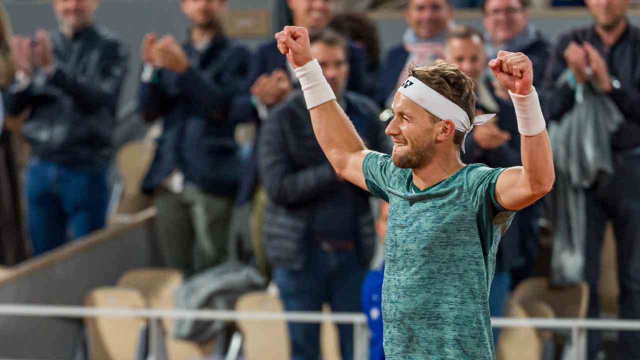 Casper Ruud setzte sich in vier Sätzen gegen Holger Rune durch und trifft im Halbfinale von Roland Garros auf Marin Cilic.