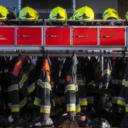 Feuerwehr uebt Evakuierung des Studentenwohnheims Nieuwe Rijn JETZT