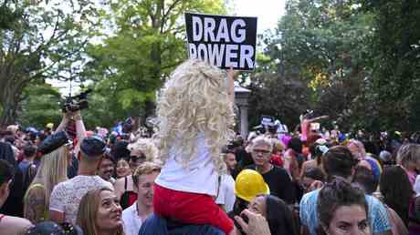 Kinder in Drag Queen Shows einzubeziehen ist Abweichung kein Stolz — World