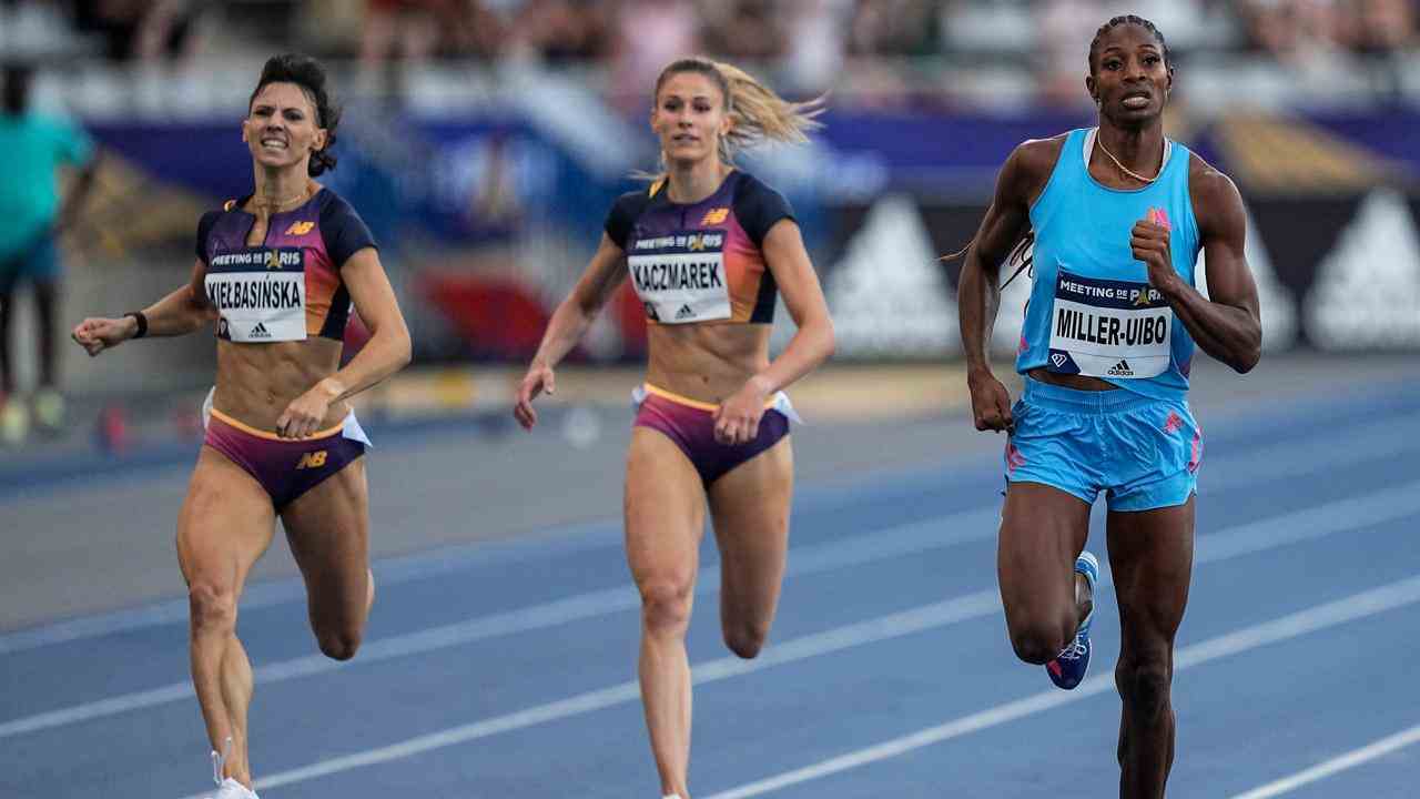 Shaunae Miller-Uibo (rechts) gewann die 400 m in Paris.