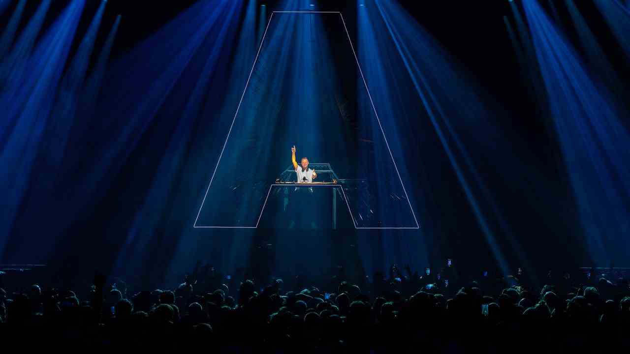 HYMN dreht einen Konzertfilm von den am Donnerstagabend begonnenen Auftritten von Armin van Buuren im Ziggo Dome.