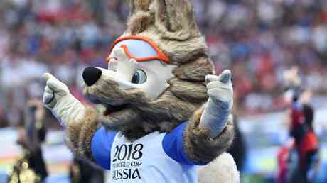 Maskottchen von Russland 2018 aus dem Werbevideo fuer Katar 2022