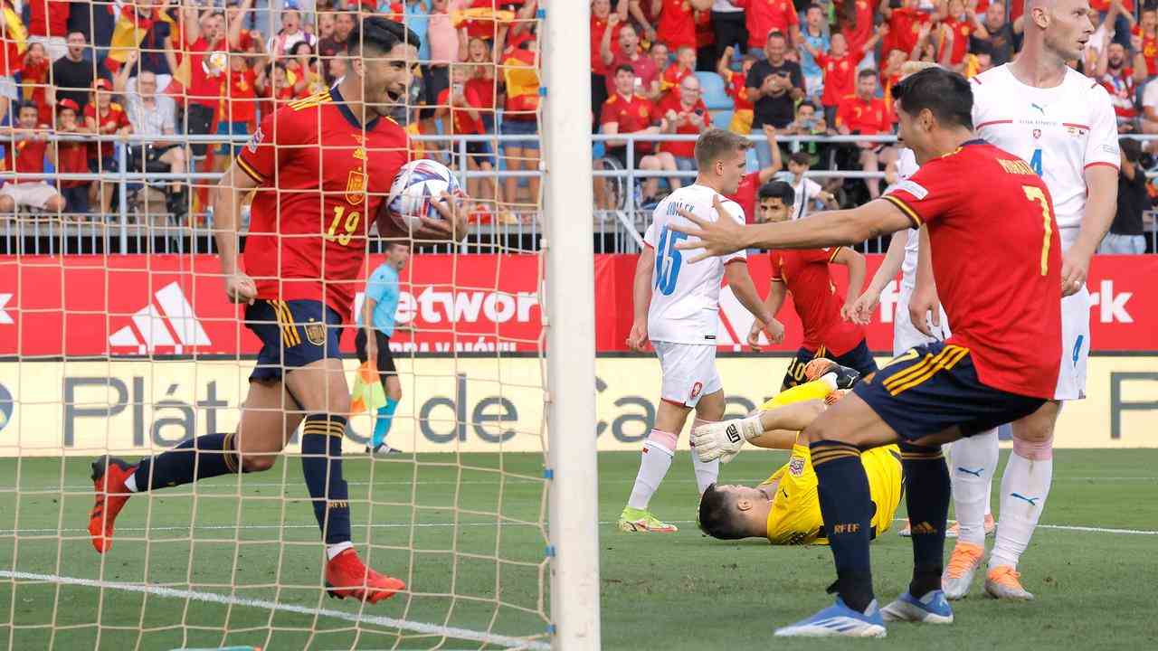 Carlos Soler verhalf Spanien Mitte der ersten Halbzeit zur Führung.