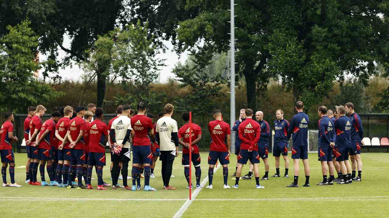 Alfred Schreuder stand bei seinem ersten Training vor einer relativ jungen Gruppe, denn die Nationalspieler sind noch nicht zurückgekehrt.