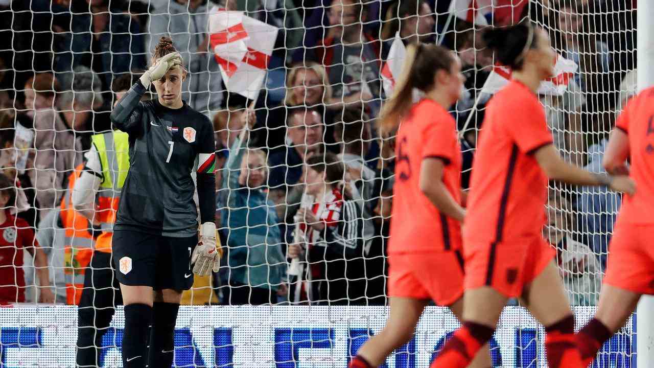 Die Orange Women hatten einen schmerzhaften Abend in Leeds.