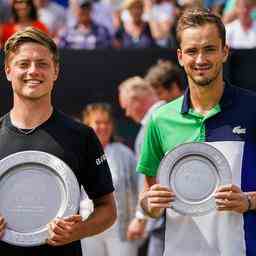 Trotz verlorenem Finale Medvedev zurueck auf einen Riesensprung Van Rijthoven