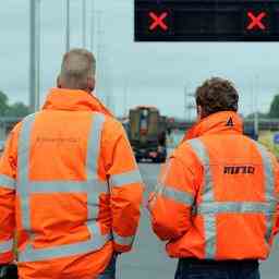 Verletzt bei Unfall mit mehreren Autos auf der A58 Richtung