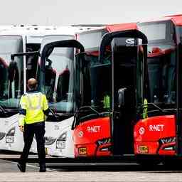 Wuetende Busfahrer streiken in Ede und Wageningen JETZT