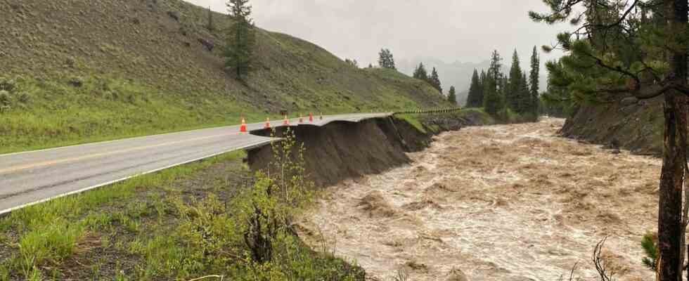 Yellowstone Nationalpark in den USA wegen Unwetter geschlossen Besucher evakuiert