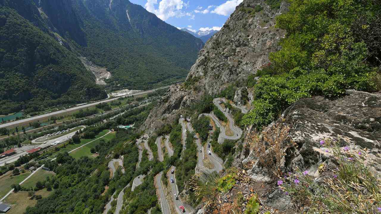 Die berühmten Haarnadelkurven von Alpe d'Huez.