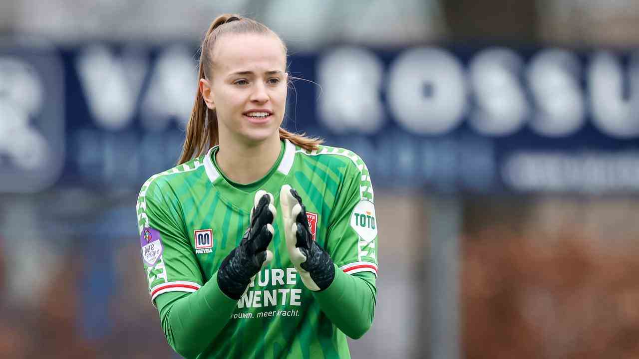 Daphne van Domselaar ist seit 2017 Torhüterin des FC Twente.