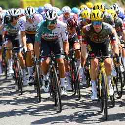 Caleb gewinnt Sprint im Peloton fuer die Punktewertung JETZT